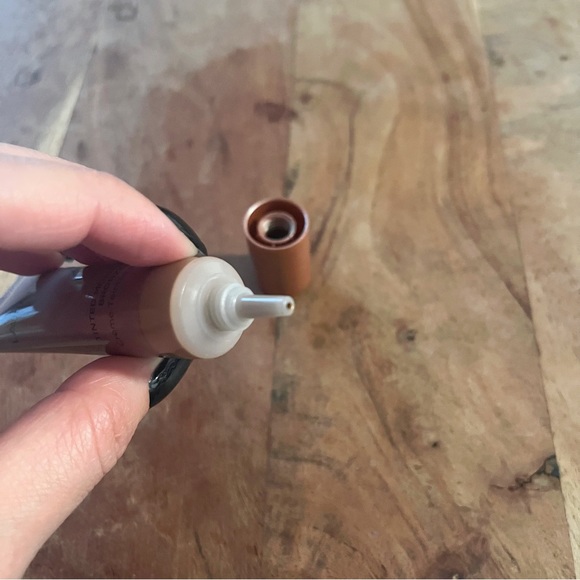 Laura Mercier Tinted Moisturizer Bronzer - Picture 3 of 5